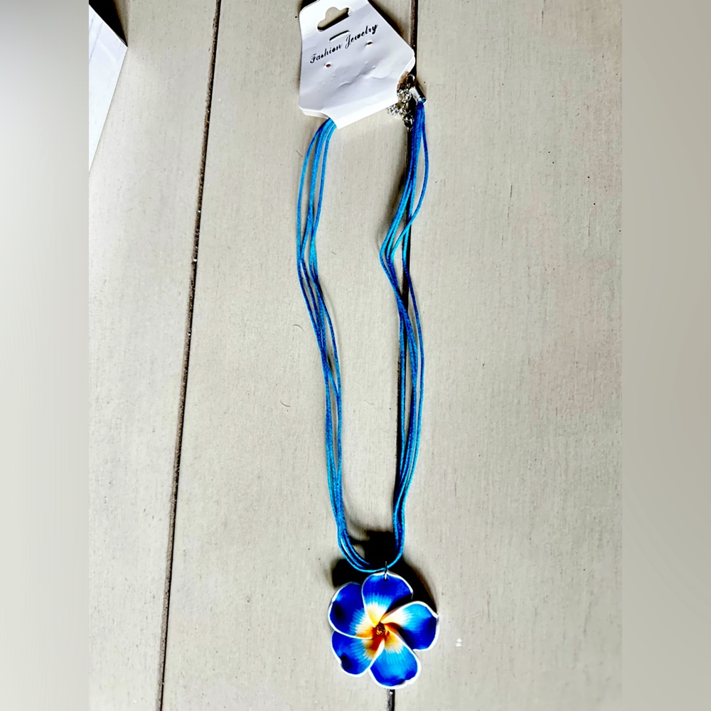 Hawaiian Hibiscus Blue Flower rope Necklace- NWT